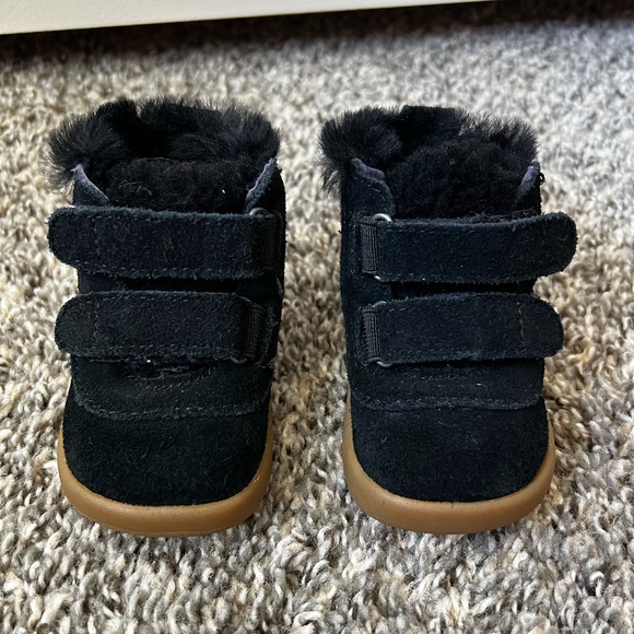 Ugg Baby Black Red Plaid Pritchard Boots Infant Newborn Size 0/1 - Picture 2 of 16